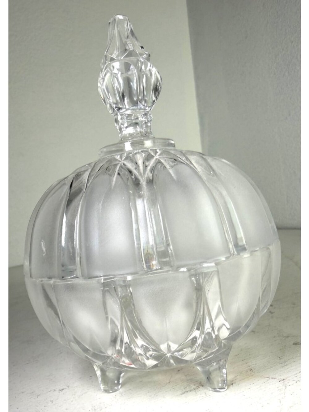 Vintage Frosted & Clear Glass Covered Candy Dish Ornate Lid Pedestal Base - Picture 3 of 11